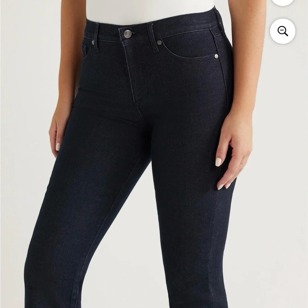 •Sofia Jeans by Sofía Vergara  Women's Black Flared Jeans - Picture 5 of 12